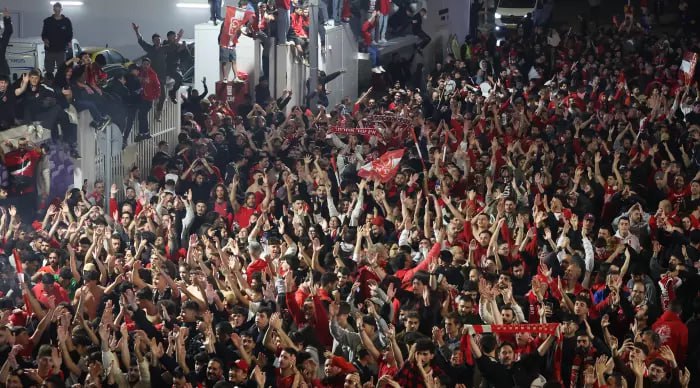 שחקן הפועל תל אביב נחקר בחשד שגרם נזק לרכב במהלך חגיגות הדרבי