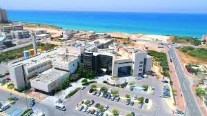 שריפה פרצה בבית החולים לניאדו: מטופל עישן בחדר האשפוז ושניים נפגעו מבית החולים בנתניה נמסר כי המטופל שעישן נפגע באורח בינוני כתוצאה משריפה שפרצה במחלקה הפנימית, ומטופל נוסף נפגע באורח קל. "מערכת הכיבו