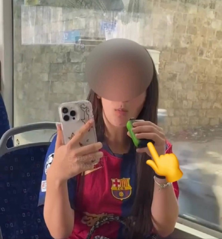 ״רק ביקשנו שלא יעשנו באוטובוס״: נערות קיללו נשים מבוגרות רק כי ביקשו מהן לא לעשן באוטובוס: אירוע חריג בקו 18 ביפו לפני זמן קצר, מספר בנות החלו לעשן והתבקשו על ידי אנשים מבוגרים להפסיק. בתגובה הן החלו 