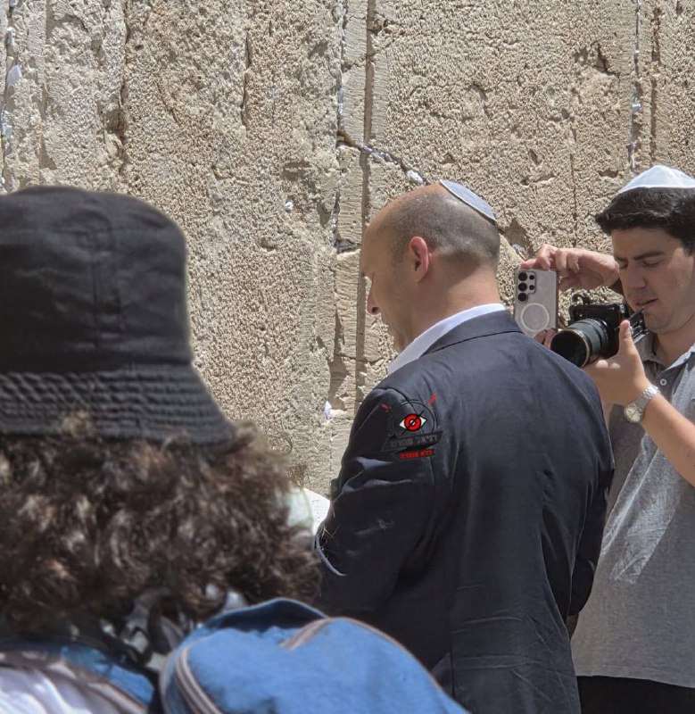 בנט בכותל: "השם יברך אתכם ואת חיילי צה"ל"