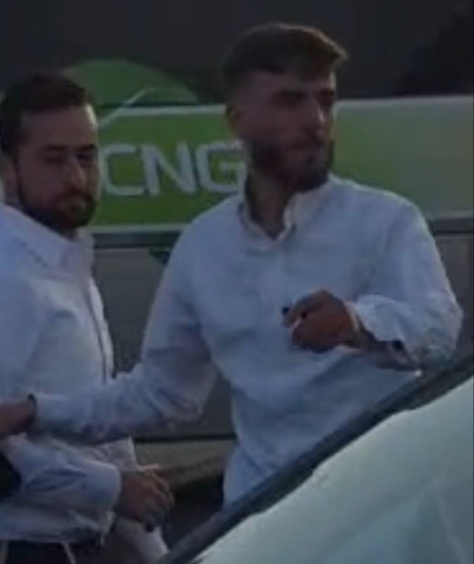התכשיט מאירוע תקיפת הרכב בהפגנה: ״הוא לא נראה חרדי, זה נראה מהסגנון של הבחורי ישיבות שנמצאים בתאילנד בבין הזמנים, תחשוף אותו״- כותבים לנו עוקבים מהמגזר. מזהים את התכשיט שלחו לנו הודעה. @danielamram1 