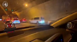 לאחר ימים ארוכים בהם נמלט החשוד המרכזי אביאור ששון בחשד לרצח בניהו רזי בירושלים, משטרת ישראל עצרה אותו כשהיה בדרכו לירושלים.
