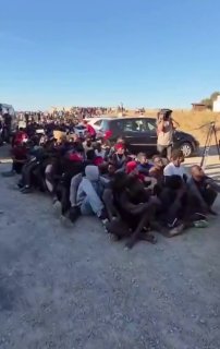 לא רק בישראל: הצלב האדום חילק מזון למהגרים בלתי חוקיים בספרד