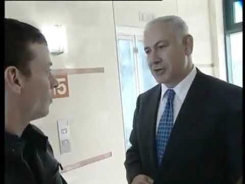 עמית סגל מדווח שנתניהו איבד 6 וחצי מנדטים לגוש השינוי. הוא איבד 4 מנדטים לאיזנקוט, 1.5 לבנט ו1 לליברמן